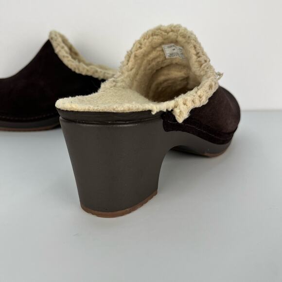 CROCS Sarah Leather Clogs Shearling Lined Mules Brown Shoes Womens Size 8 - Picture 3 of 12
